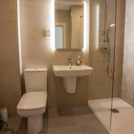 Modern Seaside 2 Bedrooms 2 Bathrooms P2 Апартаменты *
