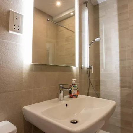 Modern Seaside 2 Bedrooms 2 Bathrooms P2 Апартаменты