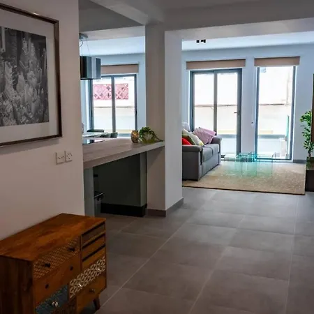 Modern Seaside 2 Bedrooms 2 Bathrooms P2