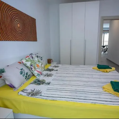 Modern Seaside 2 Bedrooms 2 Bathrooms P2 아파트